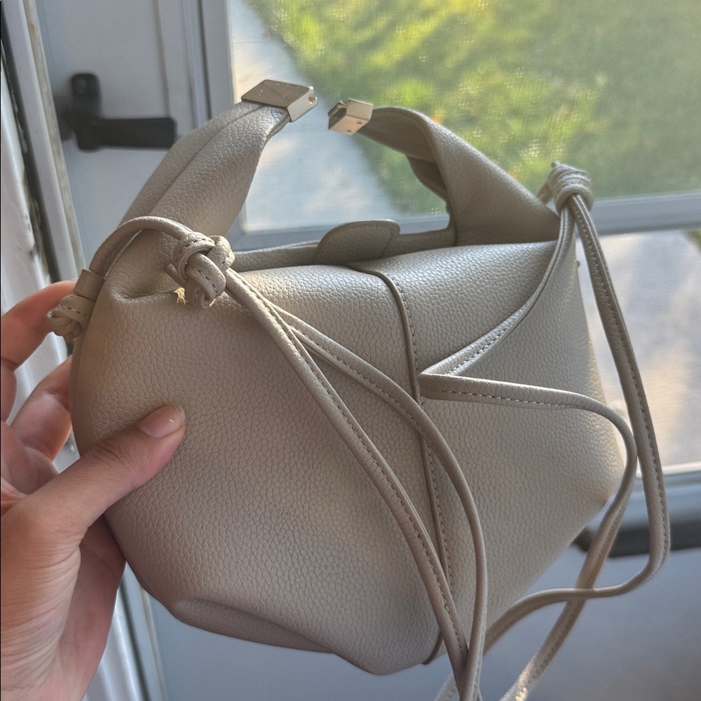 Polène Béri Taupe Textured Leather - excellent condition